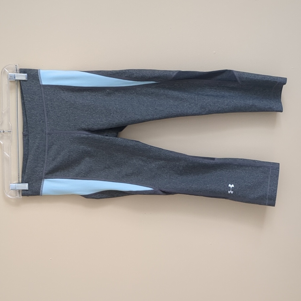 Under Armour Gray and Blue Pull On Athletic Leggings Cropped Activewear